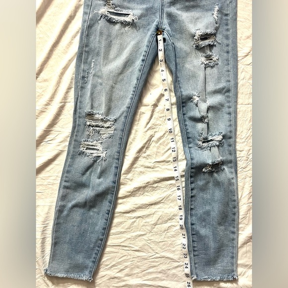 Cello Women's Distressed Light Blue Jeans Size 7 - Picture 11 of 15
